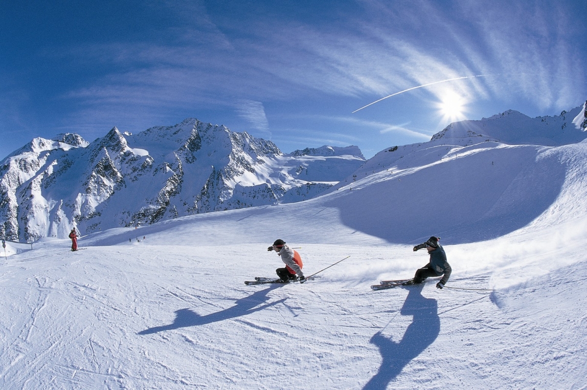 Auli skiing tour package